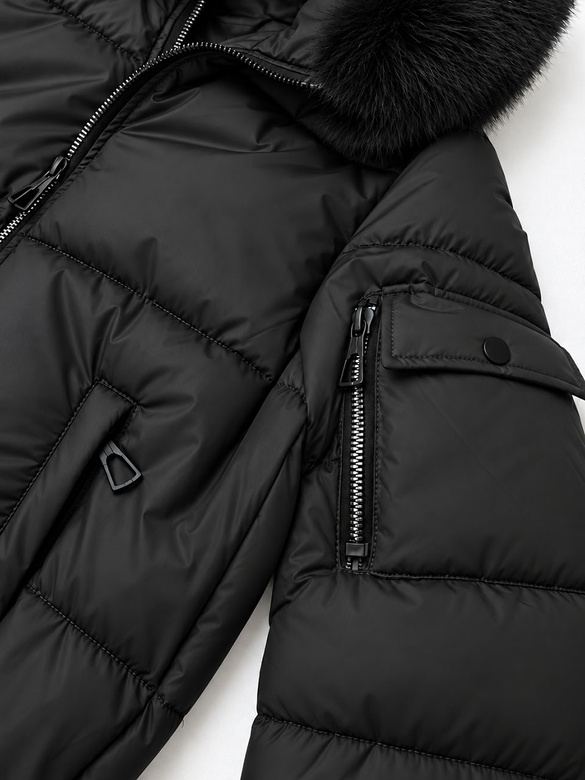 Czarna ocieplana kurtka damska bombka z futerkiem