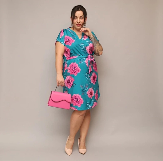 Prosta sukienka plus size z krótkim rękawem morska kwiaty