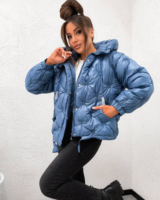 Luźna niebieska kurtka z obniżonymi ramionami