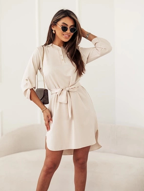 Luźna beżowa sukienka z wiązanym paskiem