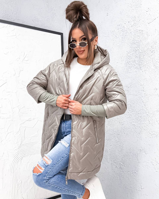 Przejściowa pikowana kurtka dzianinowymi ściągaczami beż