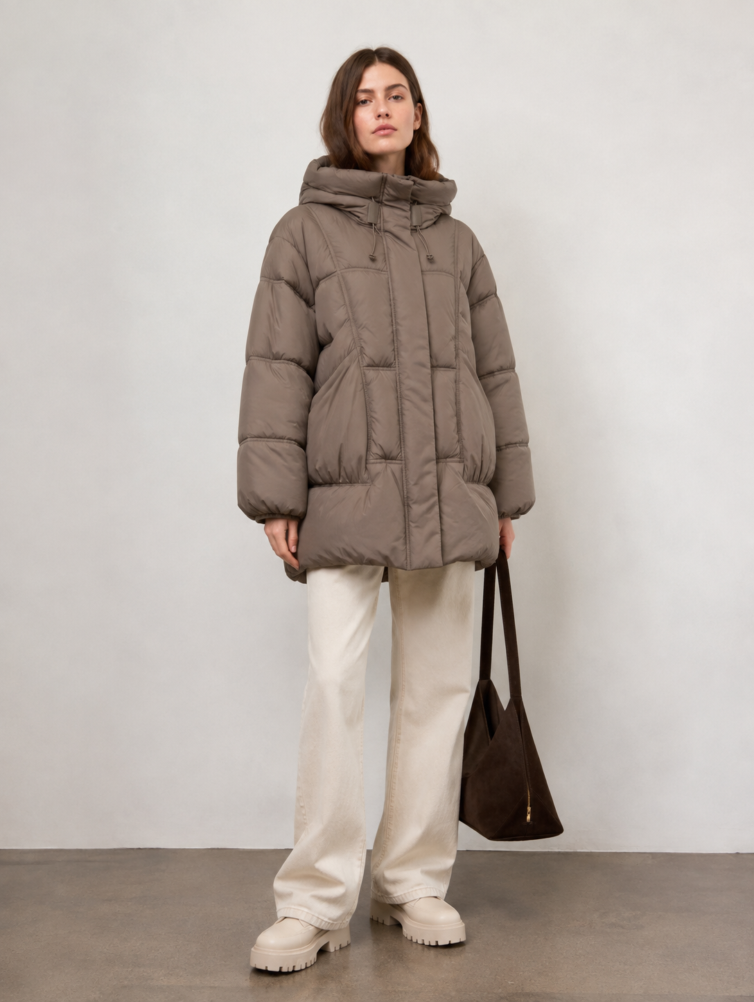 Puchowa jasnobrązowa kurtka damska oversize typu puffer