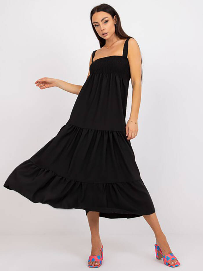 Długa rozkloszowana sukienka letnia czarna